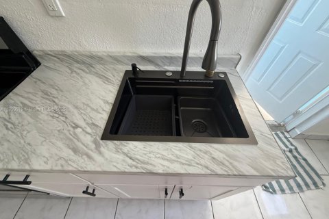 Villa ou maison à louer à Miramar, Floride: 1 chambre № 1965352 - photo 7