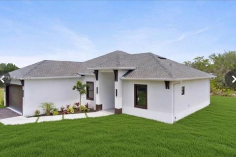 Villa ou maison à vendre à Naples, Floride: 3 chambres, 168.34 m2 № 2084807 - photo 5