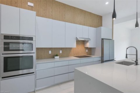 Villa ou maison à vendre à Naples, Floride: 3 chambres, 168.34 m2 № 2084807 - photo 10