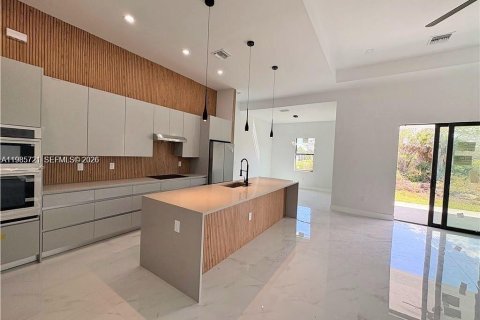Villa ou maison à vendre à Naples, Floride: 3 chambres, 168.34 m2 № 2084807 - photo 12