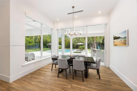 House in Pinecrest, Florida 6 bedrooms, 553.79 sq.m. № 1891247 - photo 11