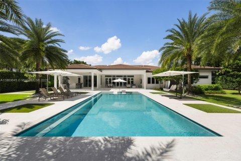 House in Pinecrest, Florida 6 bedrooms, 553.79 sq.m. № 1891247 - photo 24