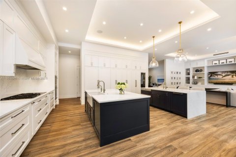 House in Pinecrest, Florida 6 bedrooms, 553.79 sq.m. № 1891247 - photo 6