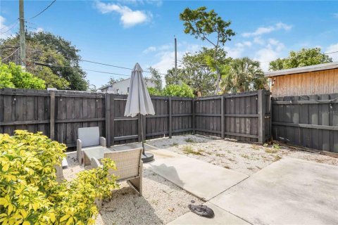 House in Lake Worth, Florida 3 bedrooms, 129.04 sq.m. № 1679242 - photo 28