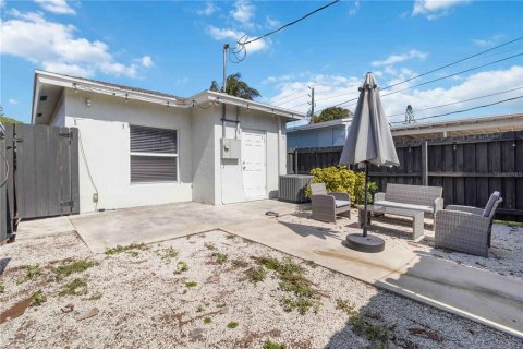 House in Lake Worth, Florida 3 bedrooms, 129.04 sq.m. № 1679242 - photo 30