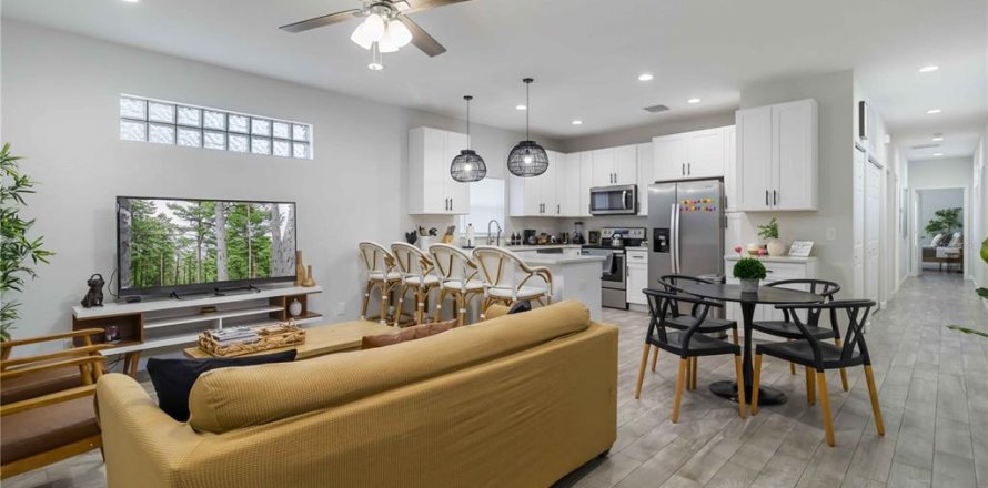 House in Lake Worth, Florida 3 bedrooms, 129.04 sq.m. № 1679242