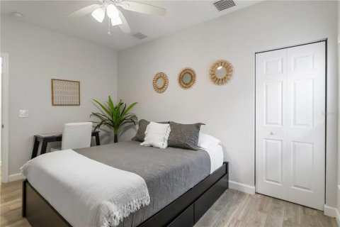House in Lake Worth, Florida 3 bedrooms, 129.04 sq.m. № 1679242 - photo 15