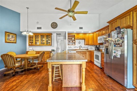 Duplex in New Smyrna Beach, Florida 3 bedrooms, 143.26 sq.m. № 1905520 - photo 10