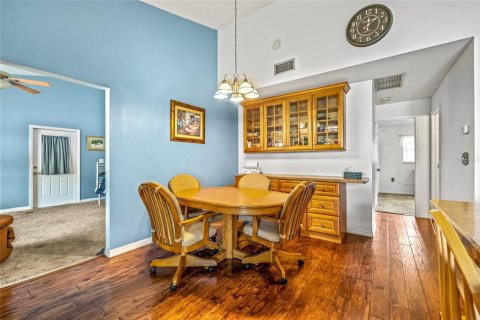 Duplex in New Smyrna Beach, Florida 3 bedrooms, 143.26 sq.m. № 1905520 - photo 12