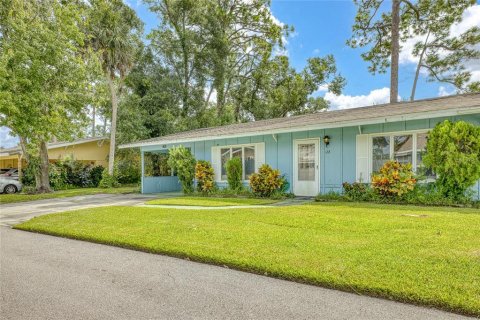 Duplex in New Smyrna Beach, Florida 3 bedrooms, 143.26 sq.m. № 1905520 - photo 4