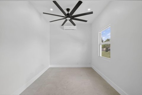 Propiedad comercial en venta en Pompano Beach, Florida, 83.8 m2 № 2261983 - foto 8