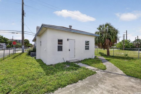 Propiedad comercial en venta en Pompano Beach, Florida, 83.8 m2 № 2261983 - foto 26