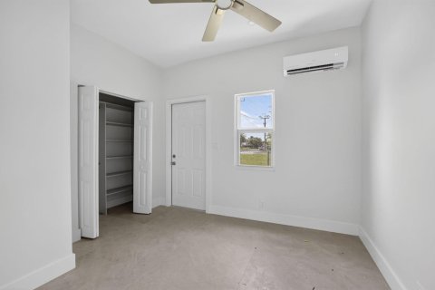 Propiedad comercial en venta en Pompano Beach, Florida, 83.8 m2 № 2261983 - foto 11
