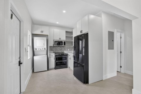 Propiedad comercial en venta en Pompano Beach, Florida, 83.8 m2 № 2261983 - foto 3
