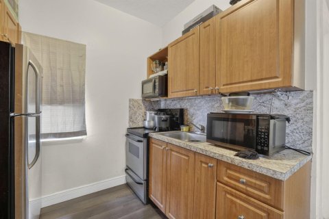 Propiedad comercial en venta en Pompano Beach, Florida, 83.8 m2 № 2261983 - foto 19