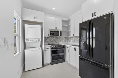 Propiedad comercial en venta en Pompano Beach, Florida, 83.8 m2 № 2261983 - foto 6
