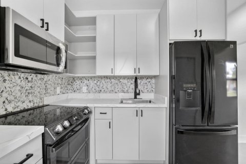 Propiedad comercial en venta en Pompano Beach, Florida, 83.8 m2 № 2261983 - foto 4