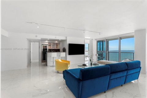 Condominio en venta en Miami Beach, Florida, 3 dormitorios, 208.47 m2 № 2024564 - foto 3