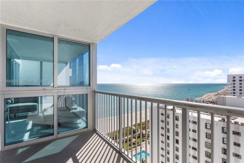 Condominio en Miami Beach, Florida, 3 dormitorios  № 2024564