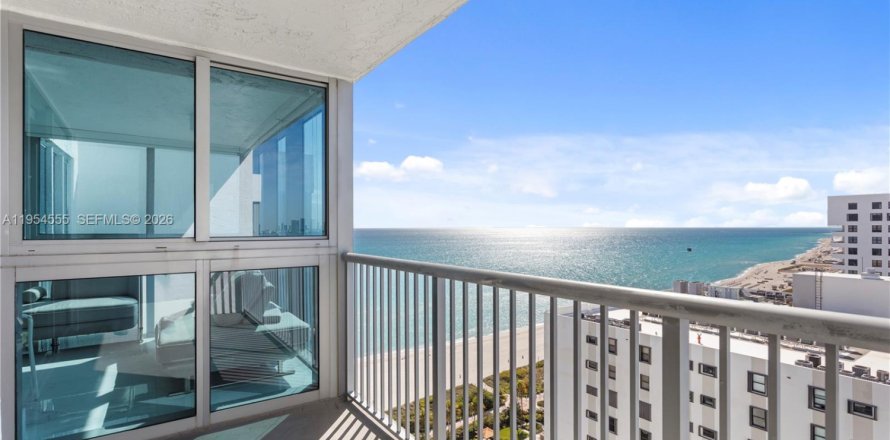 Condominio en Miami Beach, Florida, 3 dormitorios  № 2024564