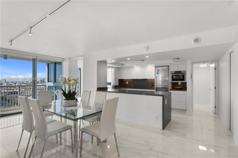 Condominio en venta en Miami Beach, Florida, 3 dormitorios, 208.47 m2 № 2024564 - foto 13