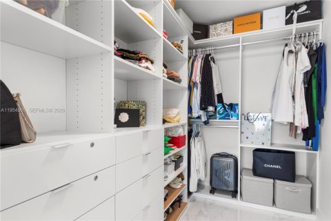 Condominio en venta en Miami Beach, Florida, 3 dormitorios, 208.47 m2 № 2024564 - foto 19
