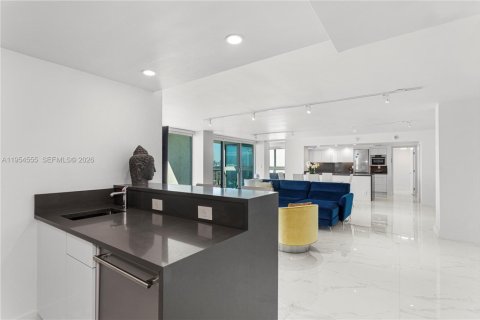 Condominio en venta en Miami Beach, Florida, 3 dormitorios, 208.47 m2 № 2024564 - foto 9