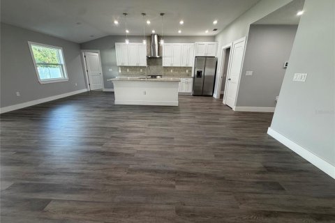 Villa ou maison à louer à Dade City, Floride: 4 chambres, 178.74 m2 № 2386627 - photo 3