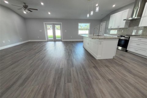 Villa ou maison à louer à Dade City, Floride: 4 chambres, 178.74 m2 № 2386627 - photo 4