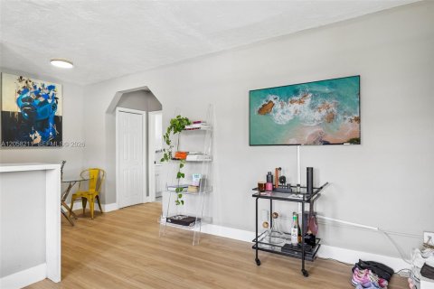 Commercial property in Miami, Florida 104.05 sq.m. № 2186000 - photo 24
