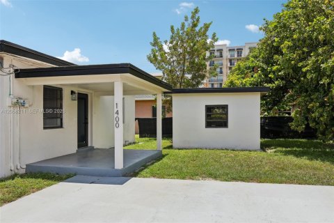 Commercial property in Miami, Florida 104.05 sq.m. № 2186000 - photo 30