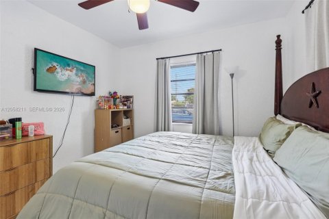 Commercial property in Miami, Florida 104.05 sq.m. № 2186000 - photo 14