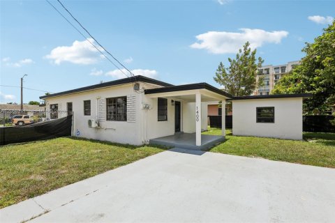 Commercial property in Miami, Florida 104.05 sq.m. № 2186000 - photo 17