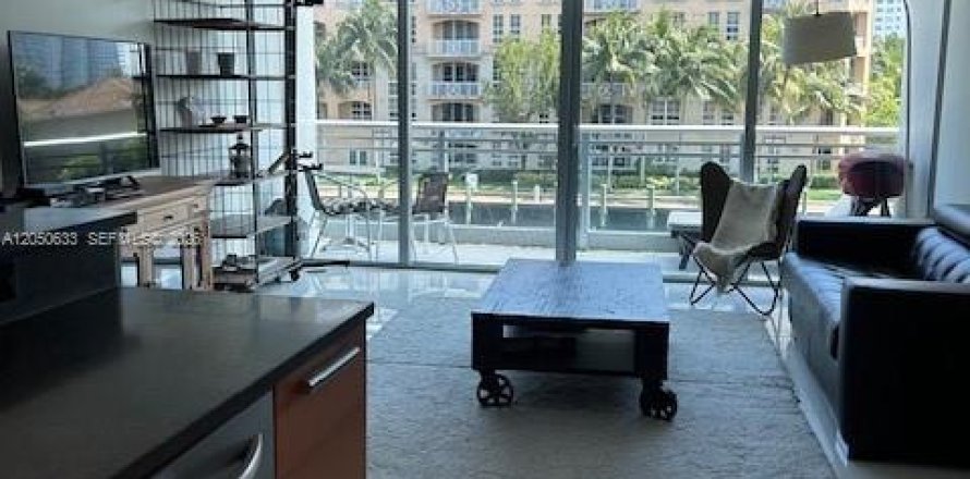 Studio à Condo à Aventura, Floride  № 2186853