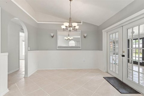 House in Palm Bay, Florida 3 bedrooms, 179.49 sq.m. № 2418337 - photo 11