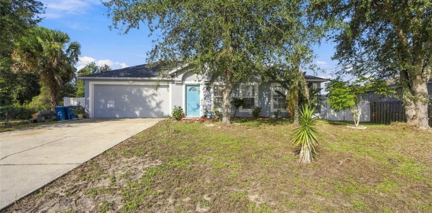 House in Palm Bay, Florida 3 bedrooms, 179.49 sq.m. № 2418337