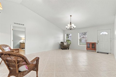 House in Palm Bay, Florida 3 bedrooms, 179.49 sq.m. № 2418337 - photo 4