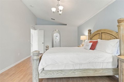 House in Palm Bay, Florida 3 bedrooms, 179.49 sq.m. № 2418337 - photo 14
