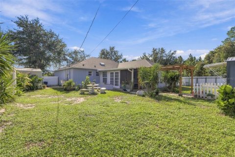 House in Palm Bay, Florida 3 bedrooms, 179.49 sq.m. № 2418337 - photo 26