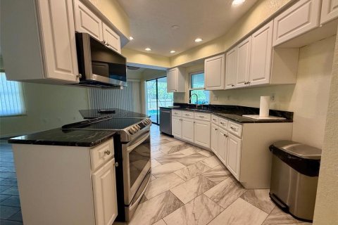House in Port Charlotte, Florida 3 bedrooms, 189.8 sq.m. № 1894506 - photo 11
