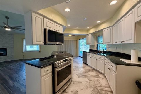 House in Port Charlotte, Florida 3 bedrooms, 189.8 sq.m. № 1894506 - photo 10