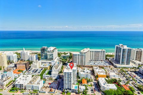 Condominio en Miami Beach, Florida, 2 dormitorios  № 2417776