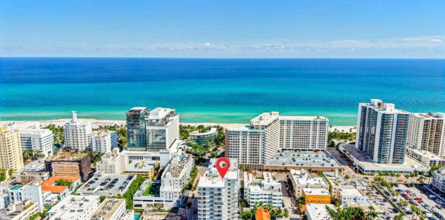 Condominio en Miami Beach, Florida, 2 dormitorios  № 2417776