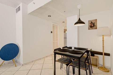 Condominio en venta en Miami Beach, Florida, 2 dormitorios, 83.61 m2 № 2417776 - foto 16