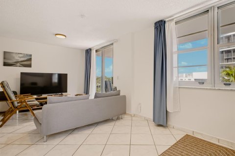 Condominio en venta en Miami Beach, Florida, 2 dormitorios, 83.61 m2 № 2417776 - foto 27