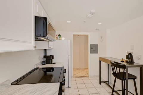 Condominio en venta en Miami Beach, Florida, 2 dormitorios, 83.61 m2 № 2417776 - foto 11
