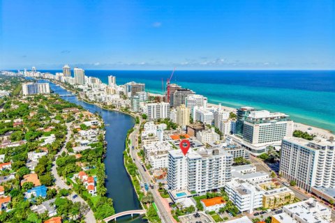 Condominio en venta en Miami Beach, Florida, 2 dormitorios, 83.61 m2 № 2417776 - foto 2