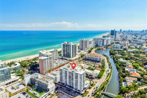 Condominio en venta en Miami Beach, Florida, 2 dormitorios, 83.61 m2 № 2417776 - foto 3