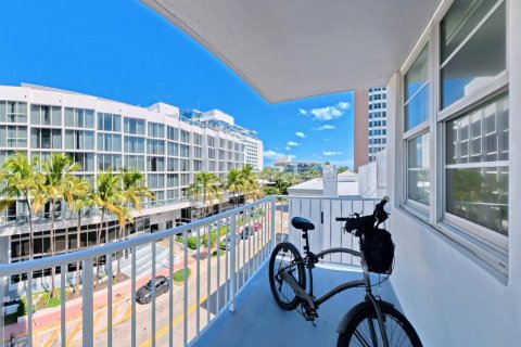 Condominio en venta en Miami Beach, Florida, 2 dormitorios, 83.61 m2 № 2417776 - foto 24