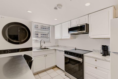 Condominio en venta en Miami Beach, Florida, 2 dormitorios, 83.61 m2 № 2417776 - foto 10